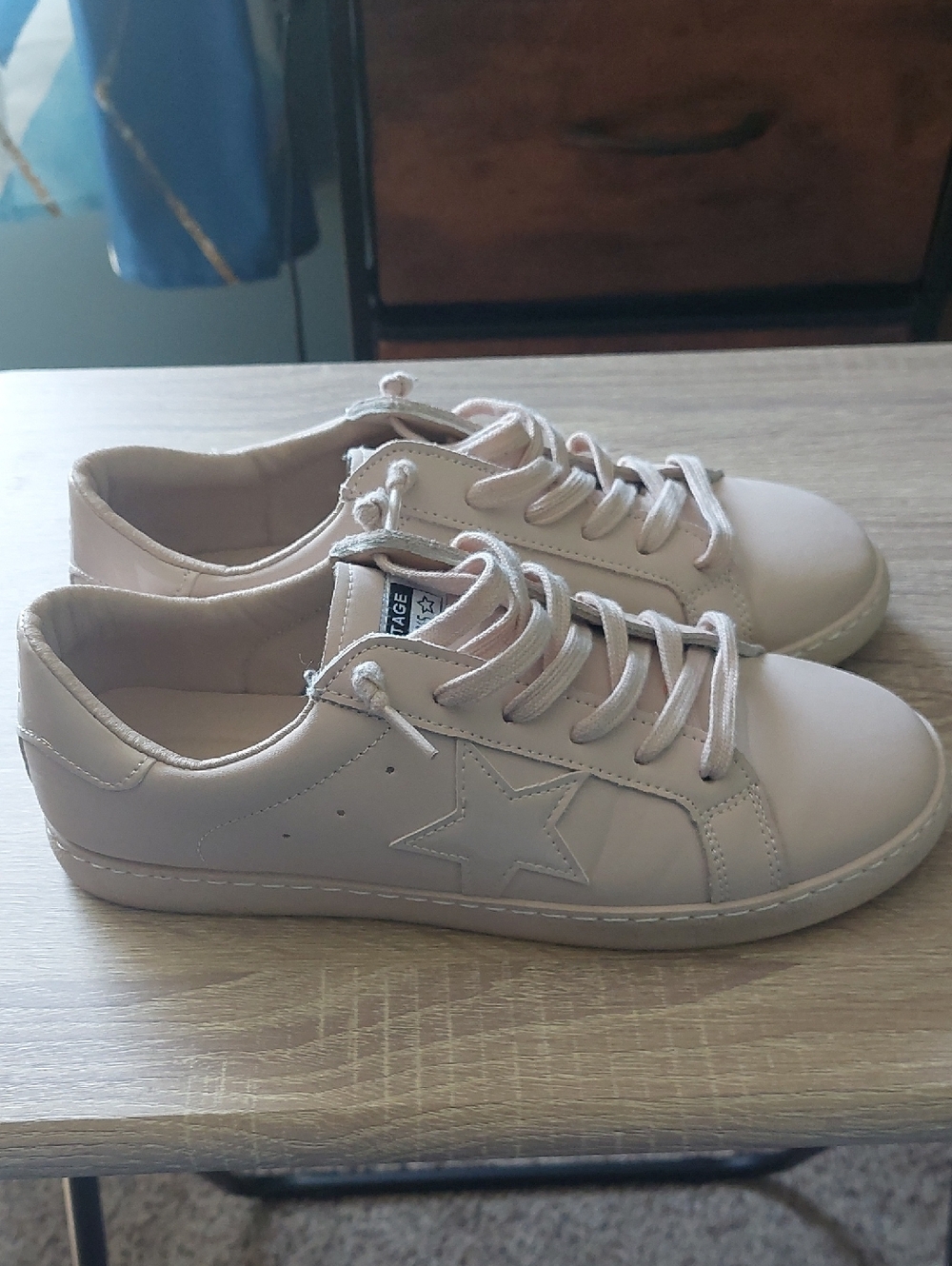 Vintage Havana Pale Pink Leather Star Lace-Up Sneakers